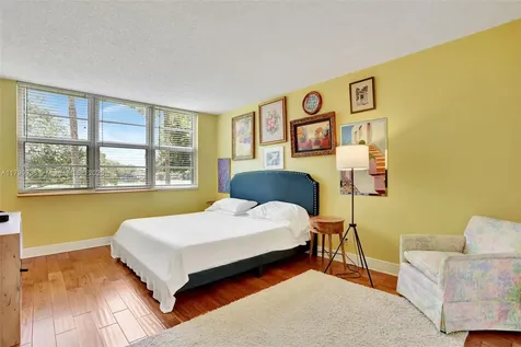 4020 W Palm Aire Drive Pompano Beach FL 33069