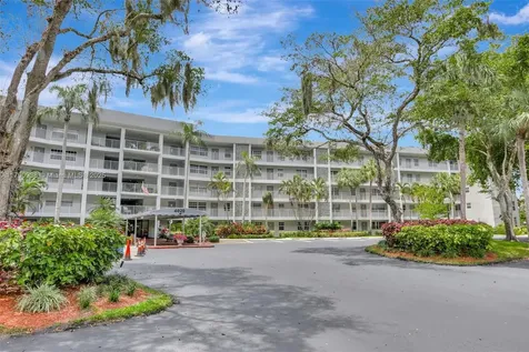 4020 W Palm Aire Drive Pompano Beach FL 33069