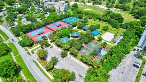 4020 W Palm Aire Drive Pompano Beach FL 33069