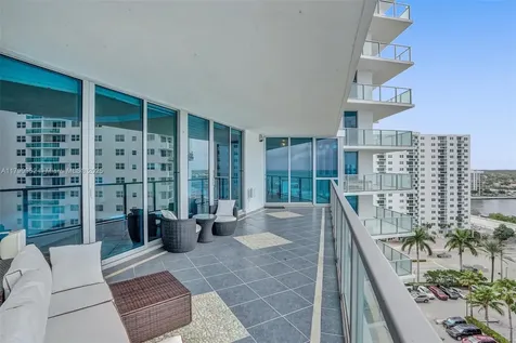3101 S Ocean Drive Hollywood FL 33019