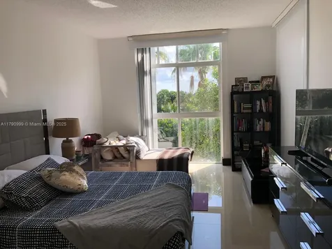 9725 NW 52nd Street Doral FL 33178