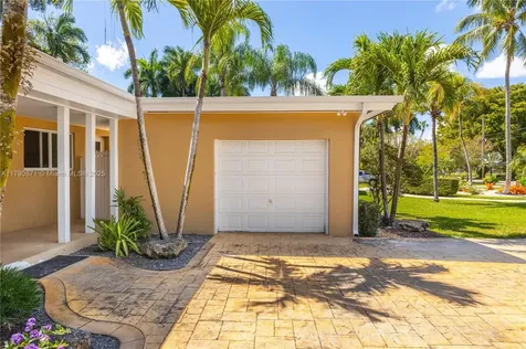 172 NW 87th Street El Portal FL 33150