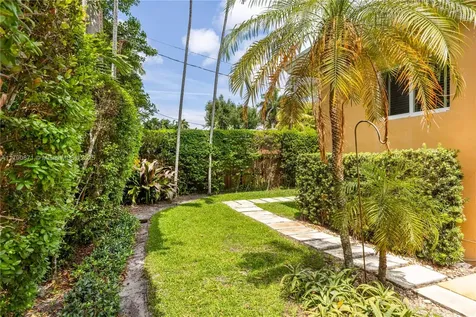 172 NW 87th Street El Portal FL 33150