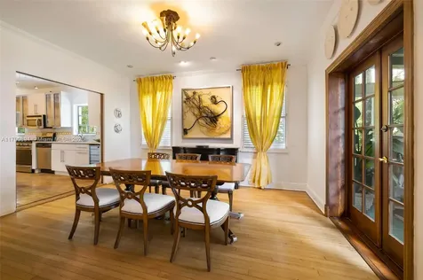 5215 Pine Tree Drive Miami Beach FL 33140