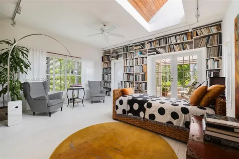 5215 Pine Tree Drive Miami Beach FL 33140