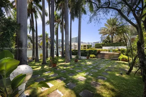 5215 Pine Tree Drive Miami Beach FL 33140