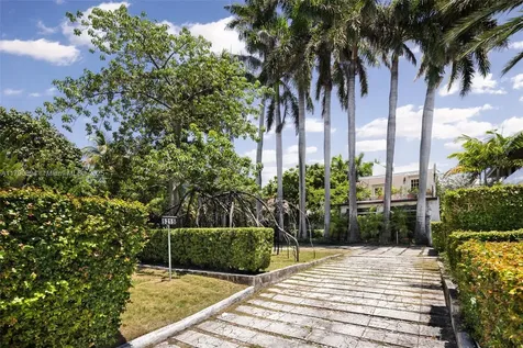 5215 Pine Tree Drive Miami Beach FL 33140