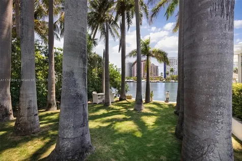 5215 Pine Tree Drive Miami Beach FL 33140