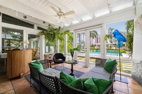5215 Pine Tree Drive Miami Beach FL 33140