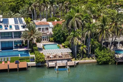 5215 Pine Tree Drive Miami Beach FL 33140