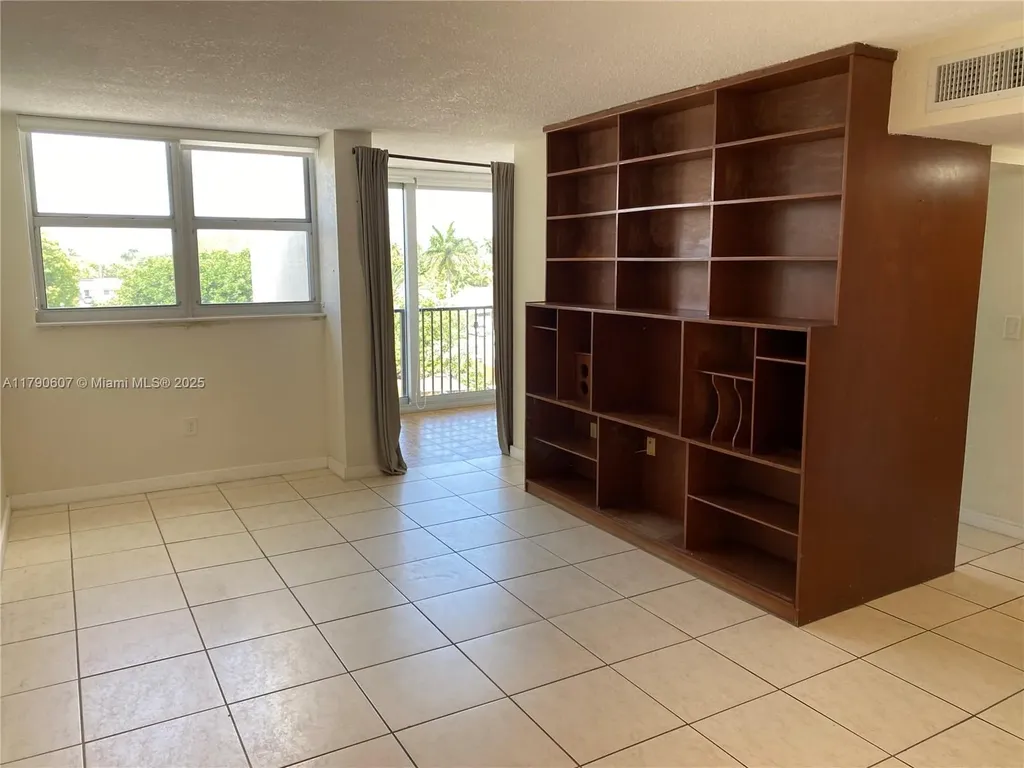 9411 SW 4th Street Miami FL 33174