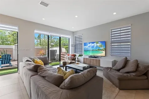 10470 NW 58th Terrace Doral FL 33178