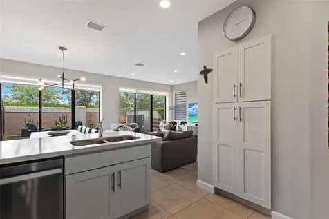 10470 NW 58th Terrace Doral FL 33178