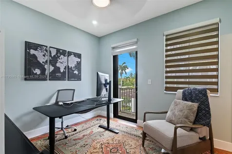10470 NW 58th Terrace Doral FL 33178