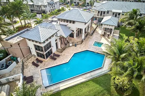 10470 NW 58th Terrace Doral FL 33178