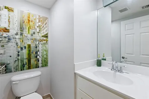 10470 NW 58th Terrace Doral FL 33178