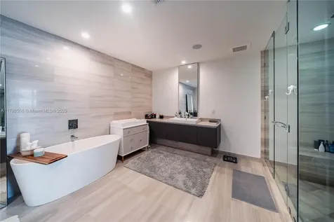 3250 NE 188th Street Aventura FL 33180
