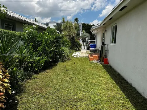 1446 NW 61st Street Miami FL 33142