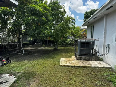 1446 NW 61st Street Miami FL 33142
