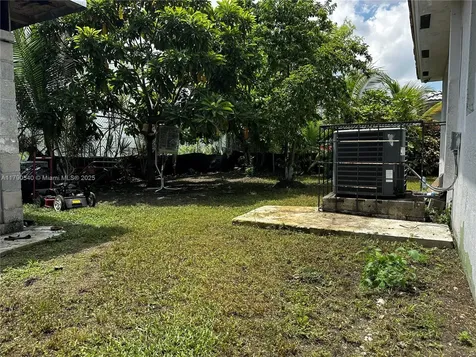 1446 NW 61st Street Miami FL 33142