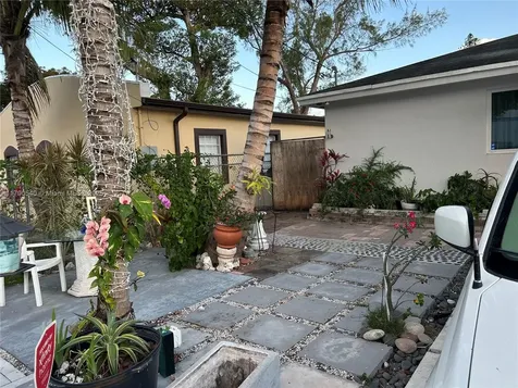 1446 NW 61st Street Miami FL 33142