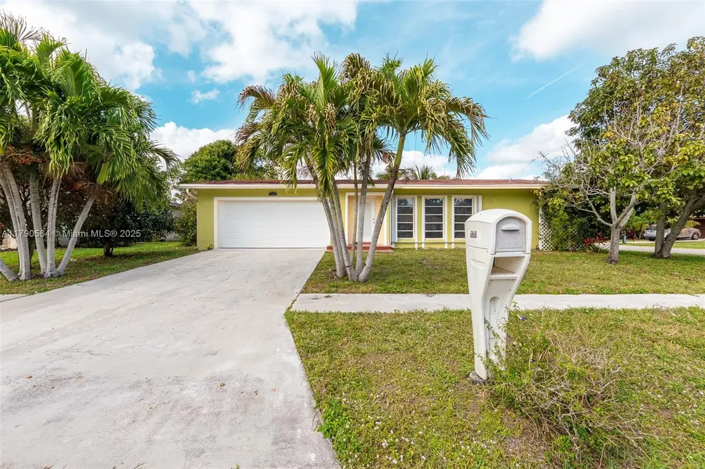 6351 Moonstone Way Delray Beach FL 33484
