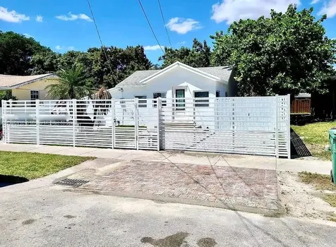 1945 NW 51 Street Terrace Miami FL 33142