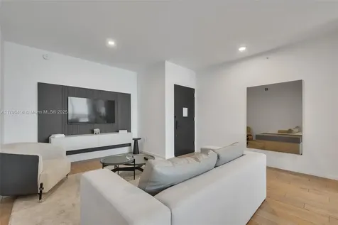 398 NE 5th Street Miami FL 33132
