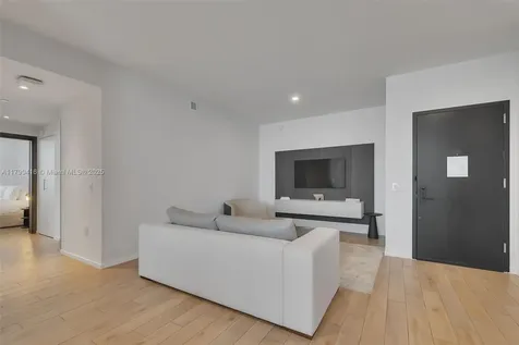 398 NE 5th Street Miami FL 33132