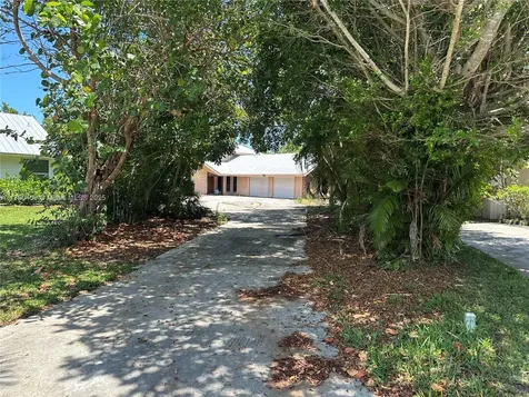 10737 SE Seaspray Court Hobe Sound FL 33455