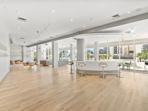 10275 Collins Avenue Bal Harbour FL 33154