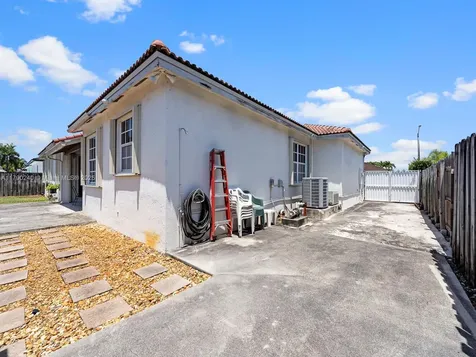 16218 SW 48th Terrace Miami FL 33185