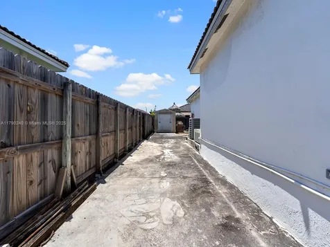 16218 SW 48th Terrace Miami FL 33185