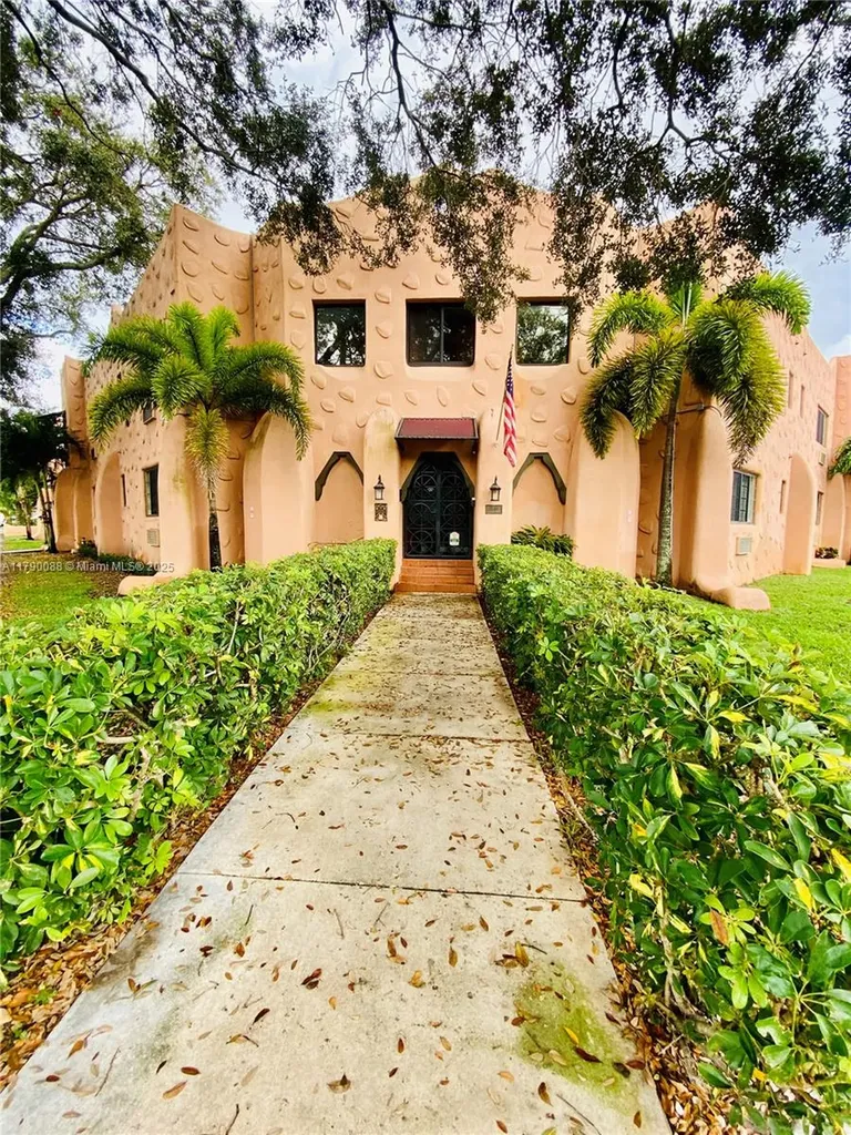 200 Azure Way Miami Springs FL 33166