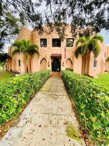 200 Azure Way Miami Springs FL 33166