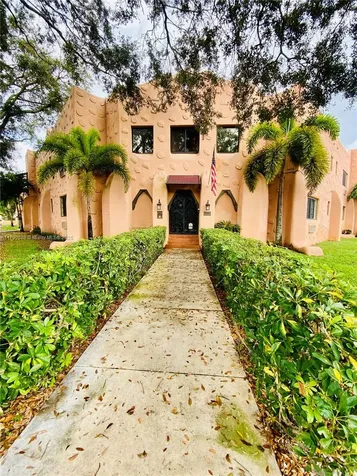 200 Azure Way Miami Springs FL 33166
