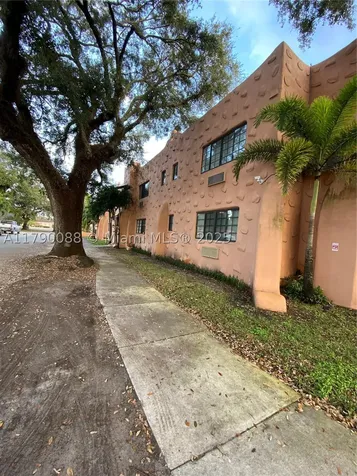 200 Azure Way Miami Springs FL 33166