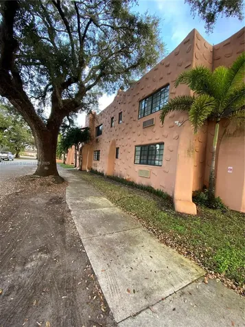 200 Azure Way Miami Springs FL 33166