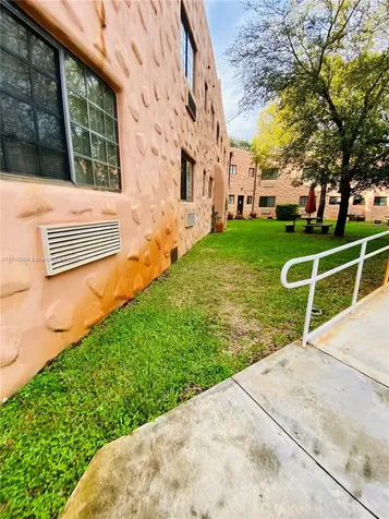 200 Azure Way Miami Springs FL 33166