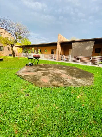 200 Azure Way Miami Springs FL 33166