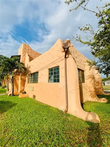 200 Azure Way Miami Springs FL 33166