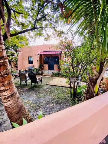 200 Azure Way Miami Springs FL 33166