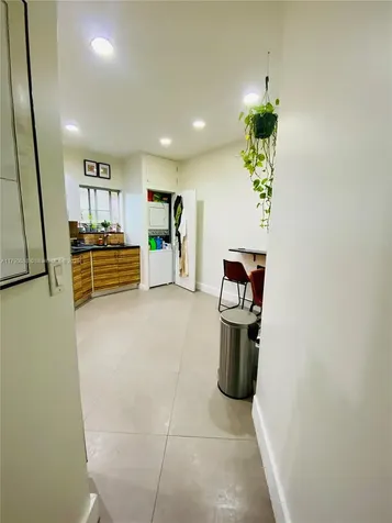 200 Azure Way Miami Springs FL 33166