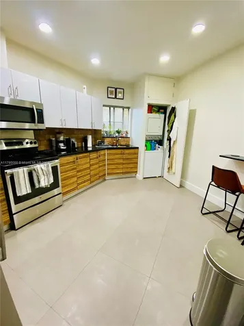 200 Azure Way Miami Springs FL 33166