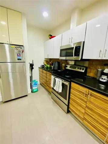 200 Azure Way Miami Springs FL 33166