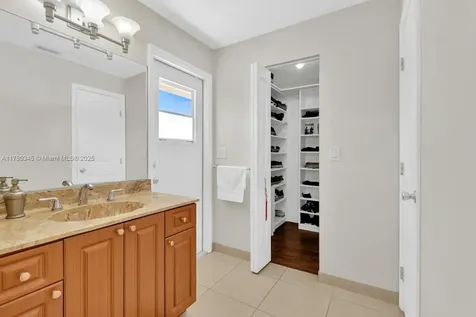 1800 NW 105th Lane Coral Springs FL 33071