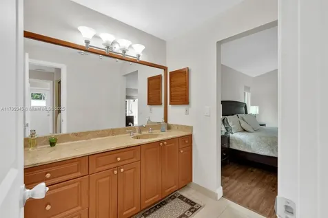 1800 NW 105th Lane Coral Springs FL 33071