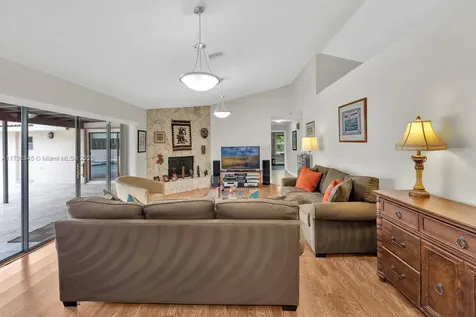1800 NW 105th Lane Coral Springs FL 33071