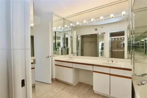 19195 NE 36th Court Aventura FL 33180