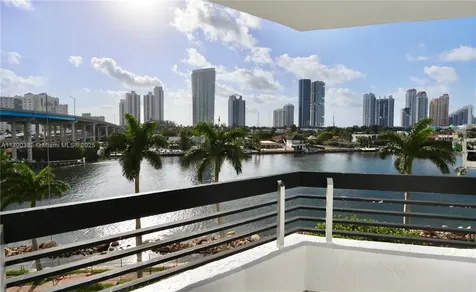19195 NE 36th Court Aventura FL 33180